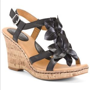 BORN b.o.c. Edith Flower Black Wedge Sandals -6
